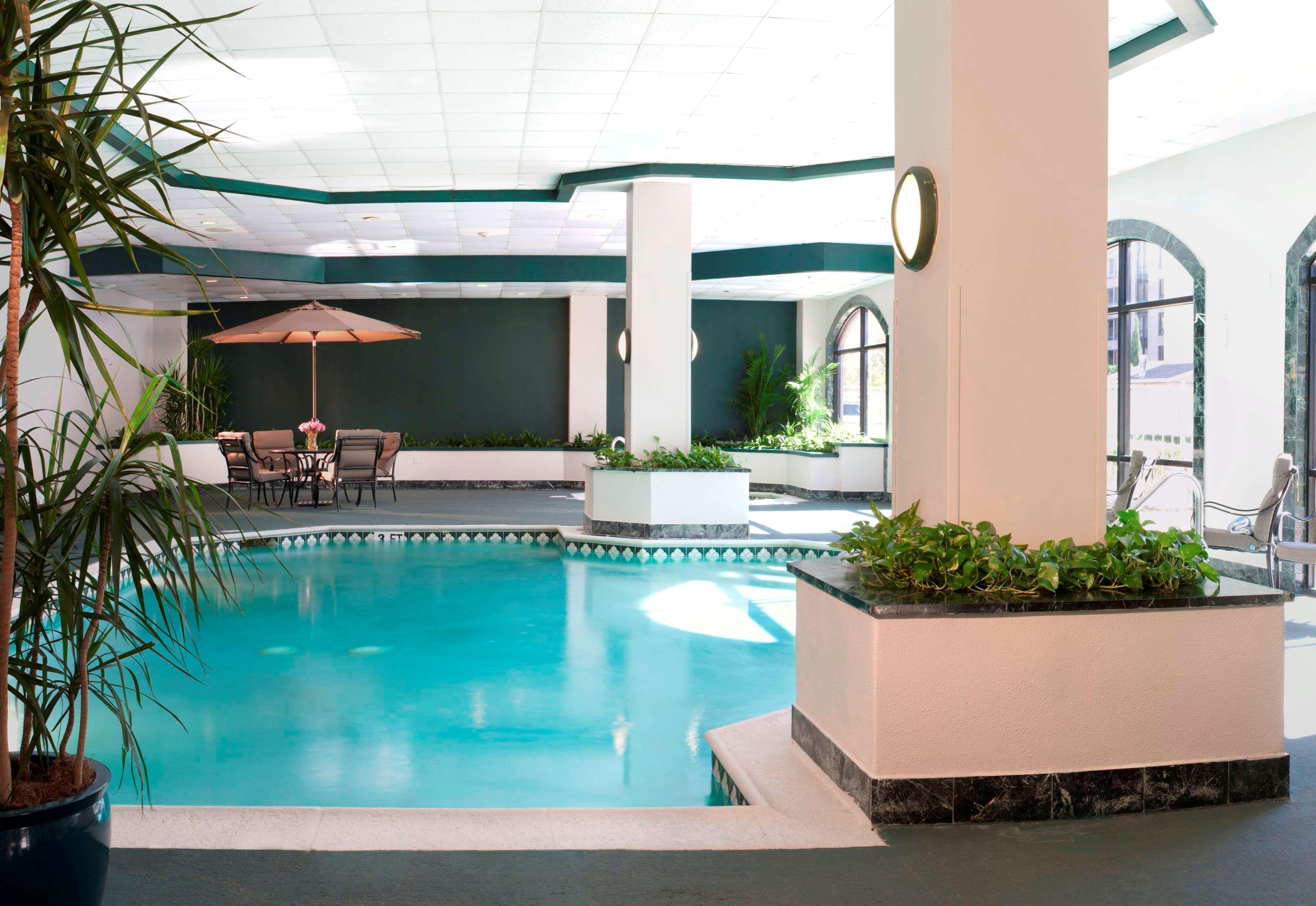 Embassy Suites By Hilton Houston Near The Galleria Exteriör bild