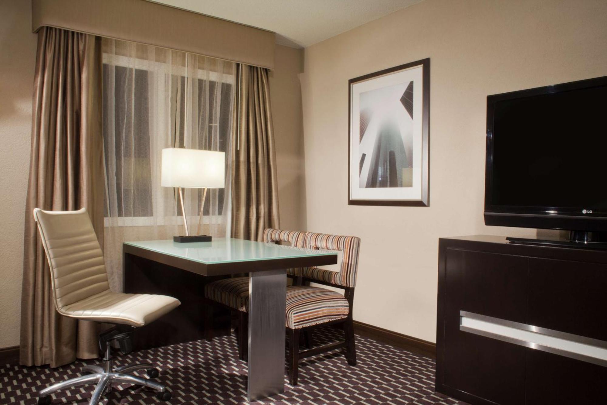 Embassy Suites By Hilton Houston Near The Galleria Exteriör bild